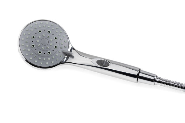 淋浴喷头孤立在白色背景上。银色淋浴头特写。图片下载