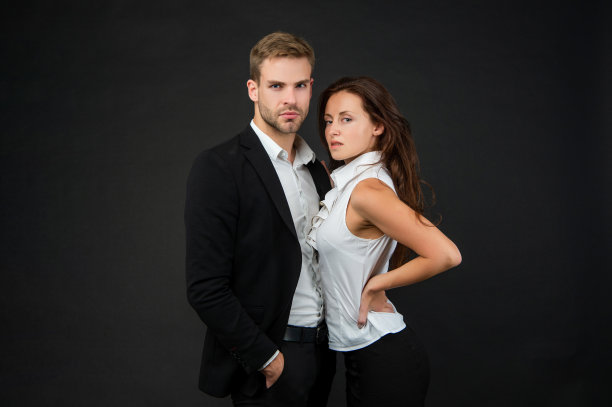 正式的情侣。商人和商人。商人的伙伴关系。图片下载