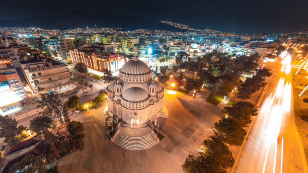 希腊雅典格列法达的圣·康斯坦丁和海伦东正教都会教堂的夜景照片图片下载