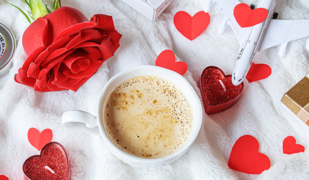 情人节。美丽的礼物之旅。有选择性的重点。图片下载