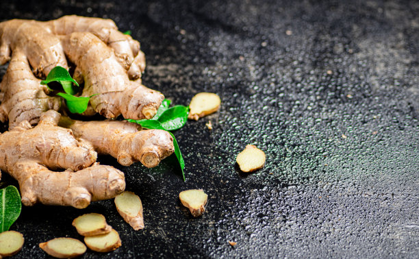 香喷喷的姜叶片。图片下载