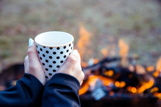 我和马克在营火边的时间图片下载