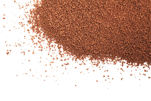 一堆可可粉孤立在白色背景..图片下载