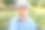 一个晴朗的秋日，老人在公园里。特写镜头选择聚焦图片下载