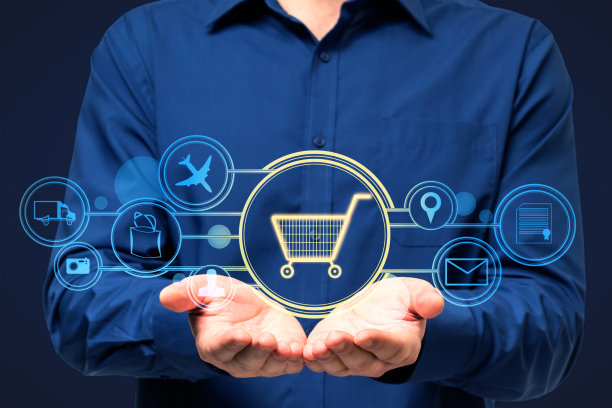 商人的手的特写抽象发光的车在蓝色背景上的界面。网上购物和电子商务概念。双重曝光。图片下载