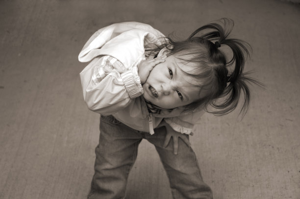 可爱的孩子-可怕的两个Sepia图片下载