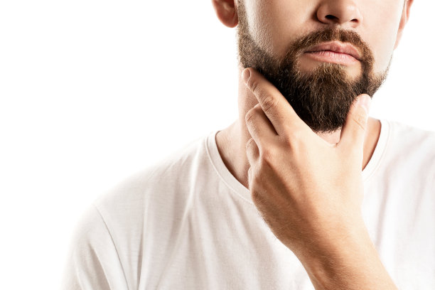 白底英俊的大胡子男人图片下载