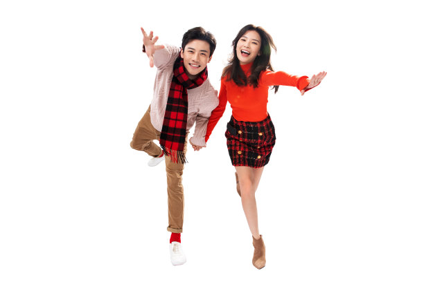 幸福的年轻夫妇手牵手图片下载