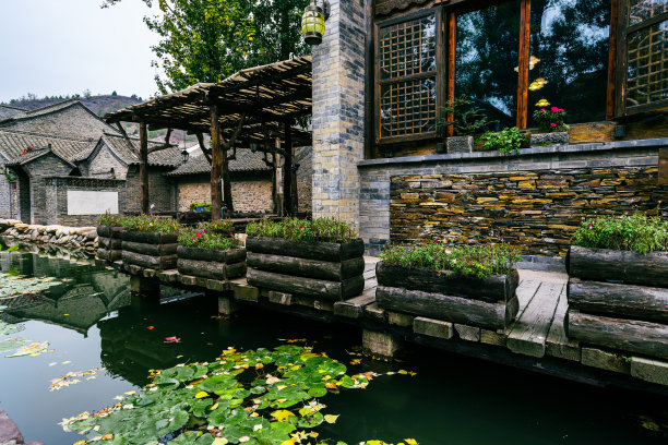 中国复古风格建筑。古典园林。古北水镇。图片下载