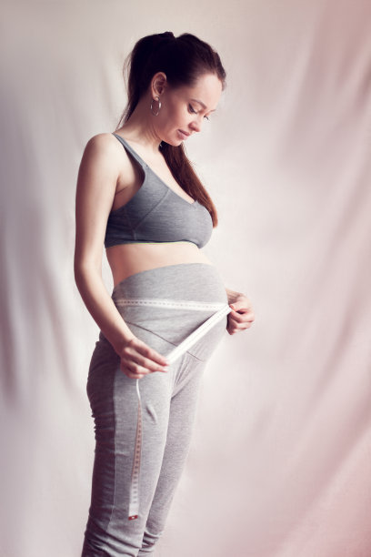 孕妇用一厘米量肚子图片下载