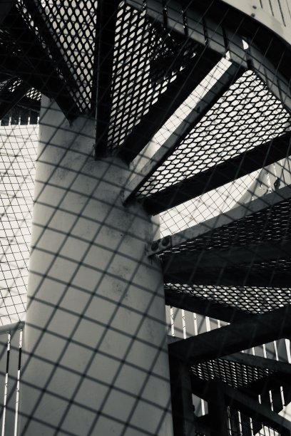 螺旋钢结构塔的细节图片下载