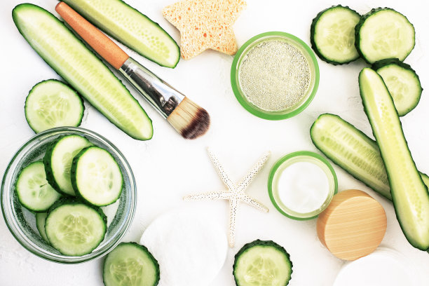 新鲜自制青瓜面膜，洁面泥，青菜片，美容护理图片下载