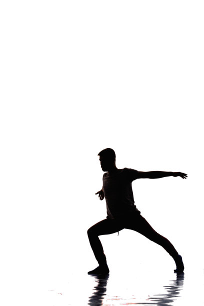 可爱的男人孤立地在白色背景上跳舞图片下载