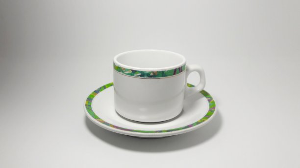 白色的杯子图片下载