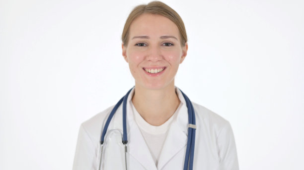 女医生在白底镜头前微笑图片下载