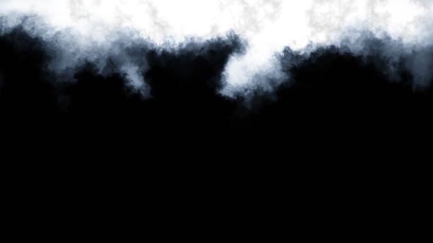 黑色背景上的长白云图片下载