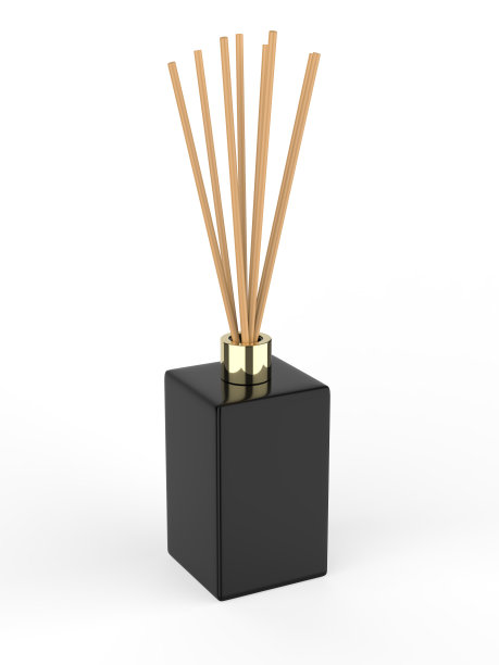 空白芦苇扩散香气棒香味香水立方瓶与纸盒包装为模板。图片下载