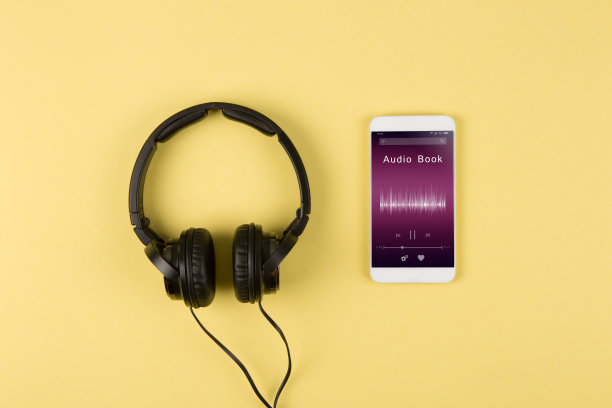 听有声读物的概念-在线音乐播放器的智能手机应用程序图片下载