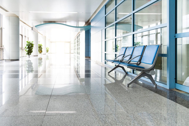 现代办公大楼的门厅配有椅子图片下载
