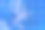 太阳能电池板与天空和云彩的反射特写图片下载