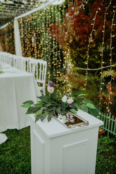 木制柱和接合托盘图片下载