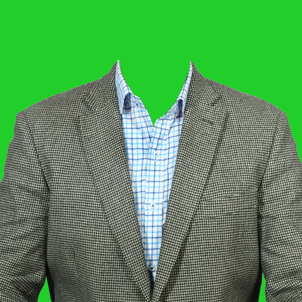 一套灰色男士西装配一件蓝色格子衬衫。图片下载