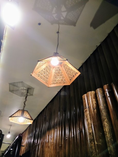 史诗设计的屋顶餐厅，以吸引食客回来图片下载