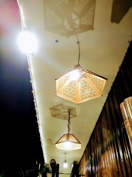 史诗设计的屋顶餐厅，以吸引食客回来图片下载