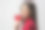 迷人的年轻女子捧着一颗红心。情人节的概念。图片下载