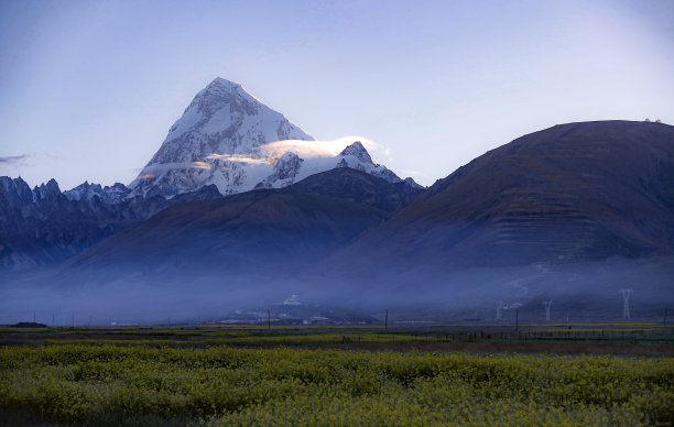 竹拉里高峰图片下载