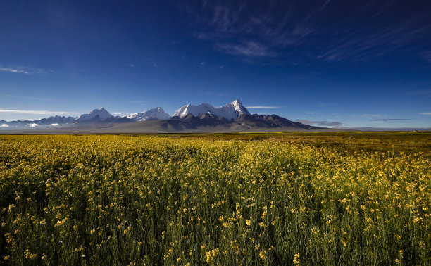 竹拉里高峰图片下载