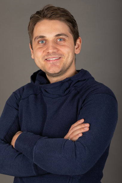 帅哥工作室肖像图片下载