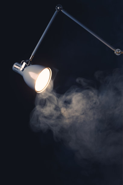 抽象台灯在烟，复制空间背景图片下载