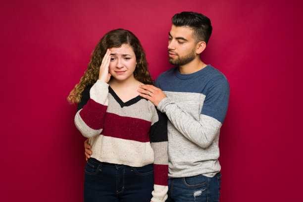 心碎的女人和男友分手了图片下载