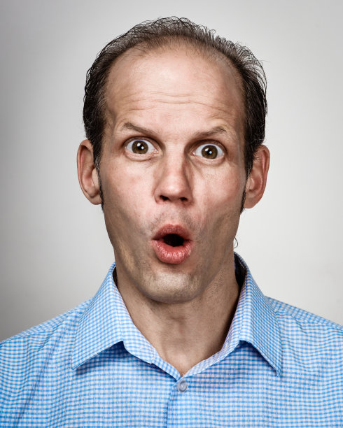 震惊的年轻人图片下载