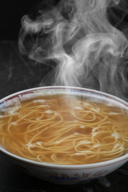 热气腾腾的拉面图片下载