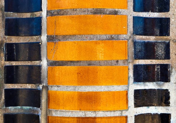 地面上结构化地砖上的纹理细节图片下载