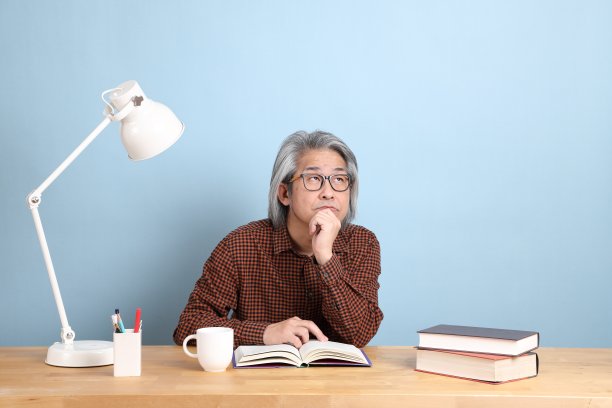 人与教育图片下载