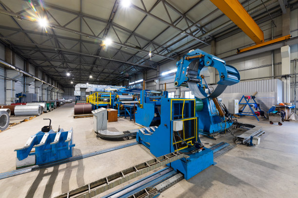 仓库存放的钢卷照片;工厂的冷轧钢卷图片下载