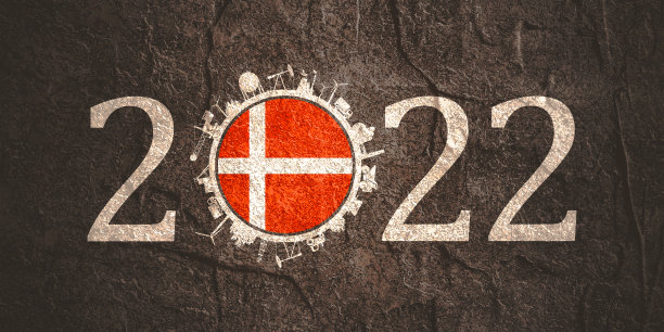 2022年数字，工业图标大约为零。丹麦国旗。图片下载