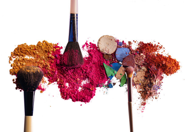 用化妆刷打碎分散的眼影图片下载