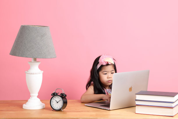 在家里学习图片下载