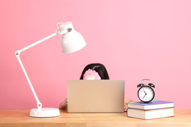 在家里学习图片下载