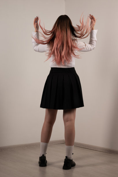 穿着校服的胖女孩图片下载