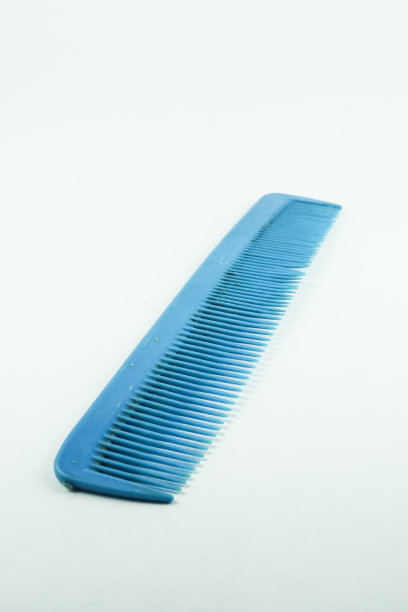 在白色背景上使用跷跷板图片下载