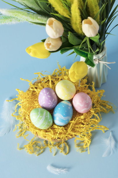 复活节彩蛋和郁金香，还有复制的空间图片下载