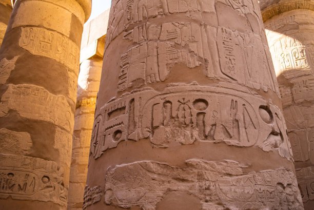 尼罗河东岸的卢克索神庙图片下载