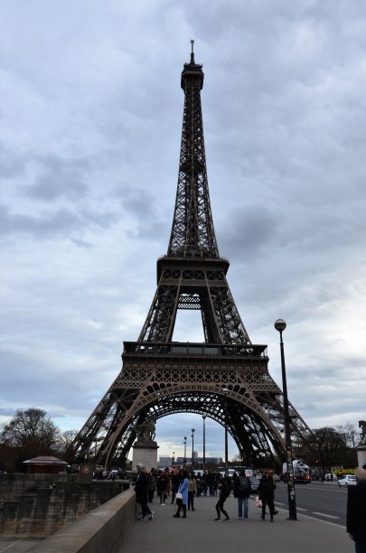 法国巴黎的埃菲尔铁塔图片下载