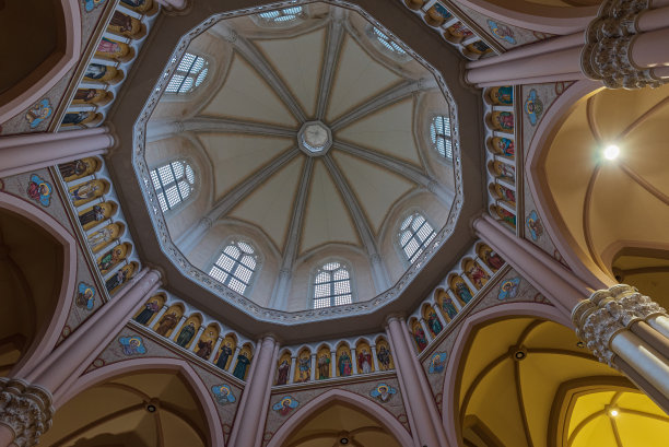 Castelpetroso。圣母的圣堂图片下载