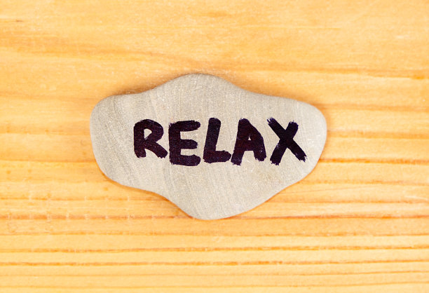 在鹅卵石上放松图片下载